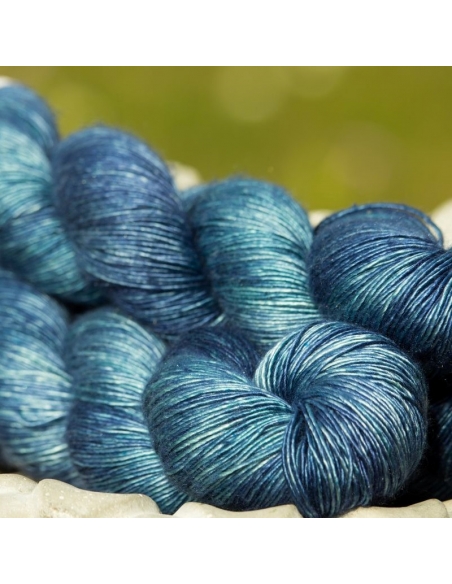 Hand-dyed yarn | Silk yarn | Nina Hand-Dyed Yarns Pearl