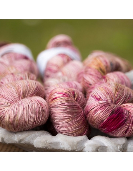 Hand-dyed yarn | Silk yarn | Nina Hand-Dyed Yarns Pearl Hand-dyed yarn | Silk yarn | Nina Hand-Dyed Yarns Pearl