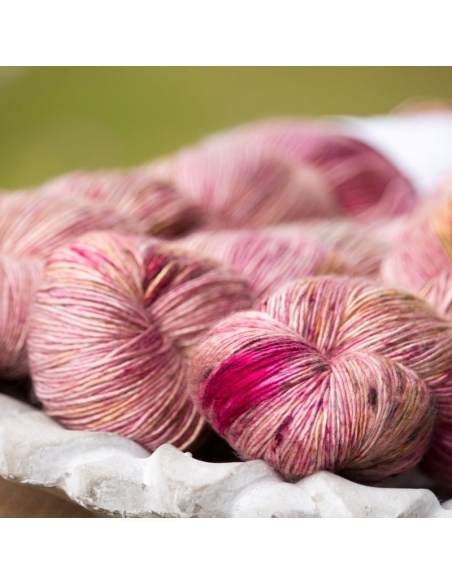 Hand-dyed yarn | Silk yarn | Nina Hand-Dyed Yarns Pearl Hand-dyed yarn | Silk yarn | Nina Hand-Dyed Yarns Pearl