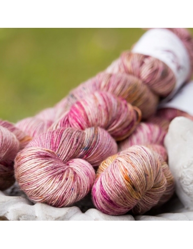 Hand-dyed yarn | Silk yarn | Nina Hand-Dyed Yarns Pearl