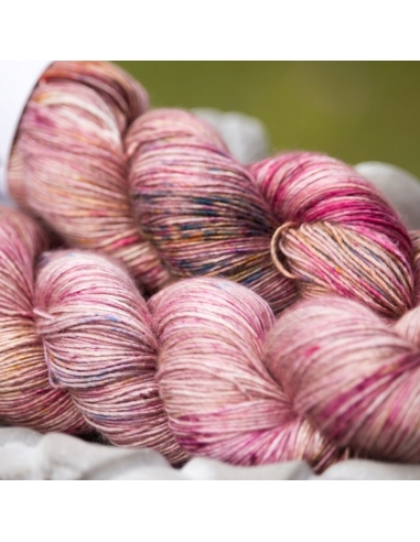 Hand-dyed yarn | Silk yarn | Nina Hand-Dyed Yarns Pearl