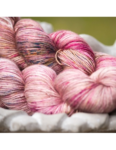 Hand-dyed yarn | Silk yarn | Nina Hand-Dyed Yarns Pearl