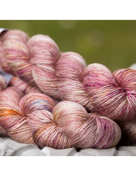 Hand-dyed yarn | Silk yarn | Nina Hand-Dyed Yarns Pearl Hand-dyed yarn | Silk yarn | Nina Hand-Dyed Yarns Pearl