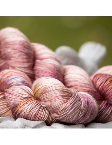 Hand-dyed yarn | Silk yarn | Nina Hand-Dyed Yarns Pearl