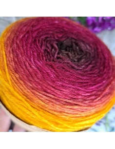 Bilum Loli | hand-dyed gradient yarn | merino yarn