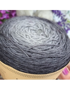 Bilum Loli | hand-dyed gradient yarn | merino yarn