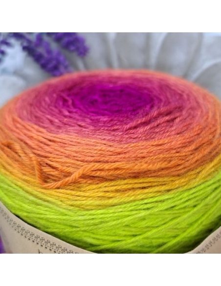 Bilum Loli | hand-dyed gradient yarn | merino yarn Bilum Loli | hand-dyed gradient yarn | merino yarn