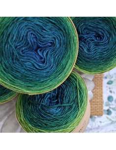 Bilum Bataplai| hand-dyed gradient yarn | silk merino cashmere yarn