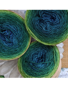 Bilum Bataplai| hand-dyed gradient yarn | silk merino cashmere yarn 2