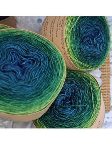 Bilum Bataplai| hand-dyed gradient yarn | silk merino cashmere yarn