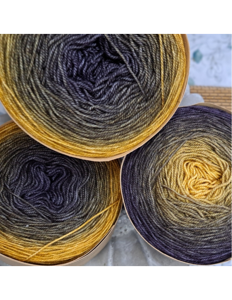 Bilum Bataplai| hand-dyed gradient yarn | silk merino cashmere yarn