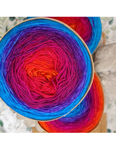 Bilum Bataplai| hand-dyed gradient yarn | silk merino cashmere yarn 2