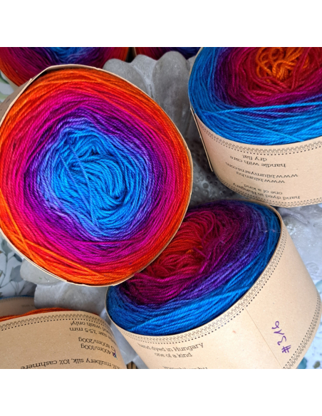 Bilum Bataplai| hand-dyed gradient yarn | silk merino cashmere yarn