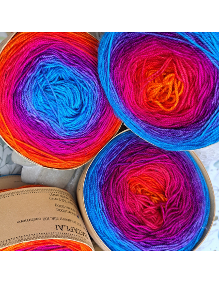 Bilum Bataplai| hand-dyed gradient yarn | silk merino cashmere yarn
