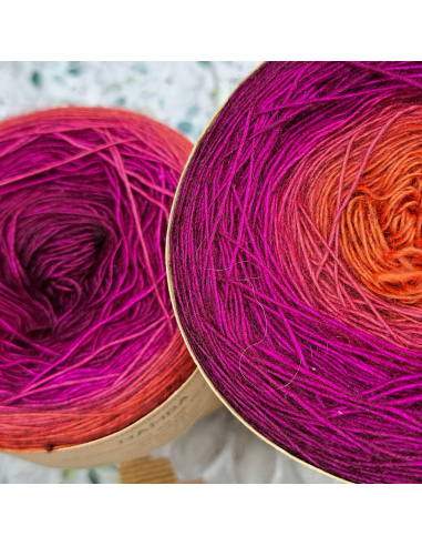 Bilum Namba2 | Hand-dyed gradient lace yarn | Yak, Merino and Silk yarn