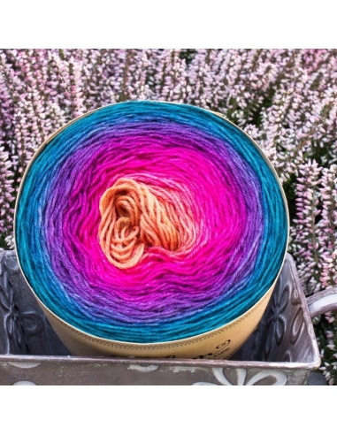 Bilum Slika | hand-dyed gradient yarn | merino and silk yarn