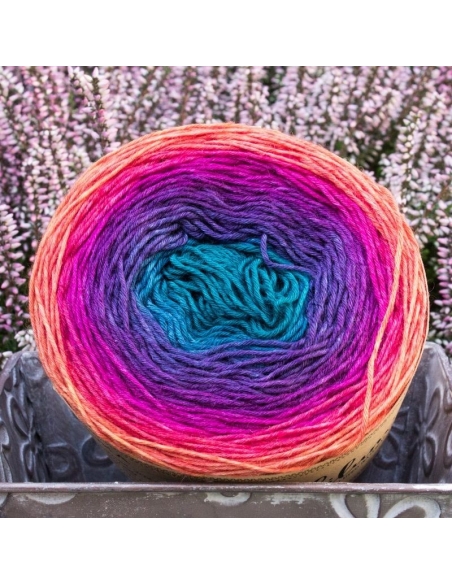 Bilum Slika | hand-dyed gradient yarn | merino and silk yarn