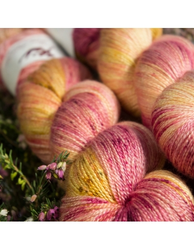 Nina Hand Dyed Yarns Lyra ¦ silk merino lace yarn ¦ hand-dyed yarn
