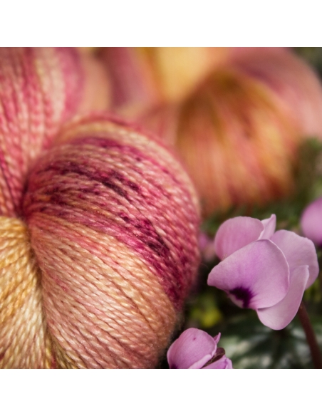 Nina Hand Dyed Yarns Lyra ¦ silk merino lace yarn ¦ hand-dyed yarn Nina Hand Dyed Yarns Lyra ¦ silk merino lace yarn ¦ hand-dyed yarn