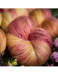 Nina Hand Dyed Yarns Lyra ¦ silk merino lace yarn ¦ hand-dyed yarn 2
