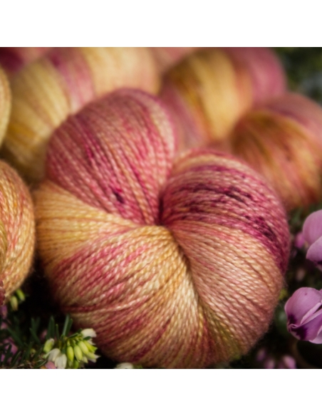 Nina Hand Dyed Yarns Lyra ¦ silk merino lace yarn ¦ hand-dyed yarn Nina Hand Dyed Yarns Lyra ¦ silk merino lace yarn ¦ hand-dyed yarn