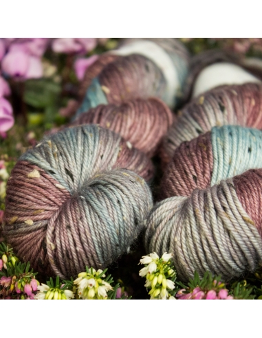 Nina Hand Dyed Yarns Donegal DK ¦ Tweed yarn