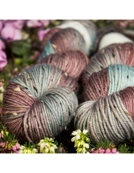 Nina Hand Dyed Yarns Donegal DK ¦ Tweed yarn