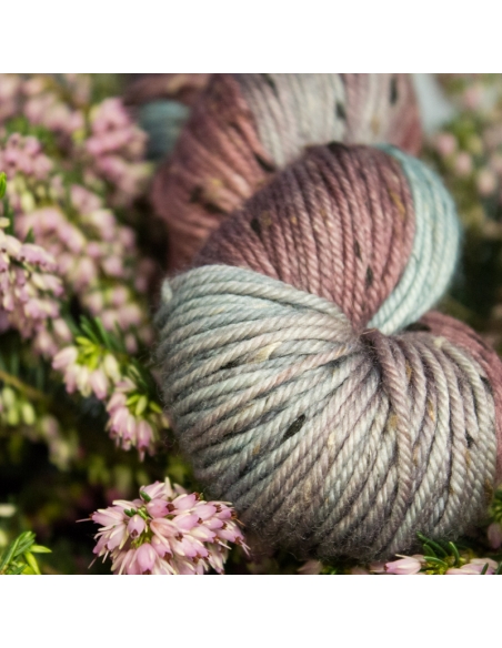 Nina Hand Dyed Yarns Donegal DK ¦ Tweed yarn