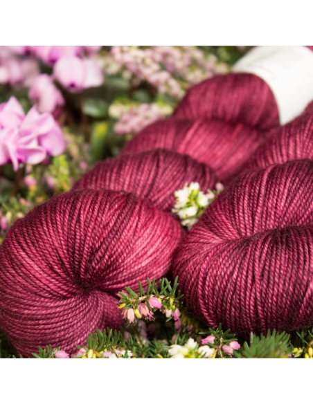 Nina Hand Dyed Yarns Everyday Sport ¦ Merinowolle zum Stricken